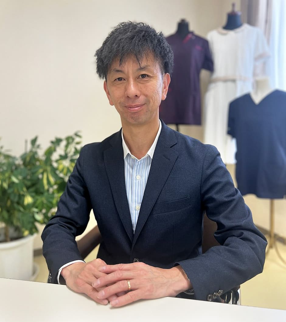 代表取締役社長　山本 憲郎